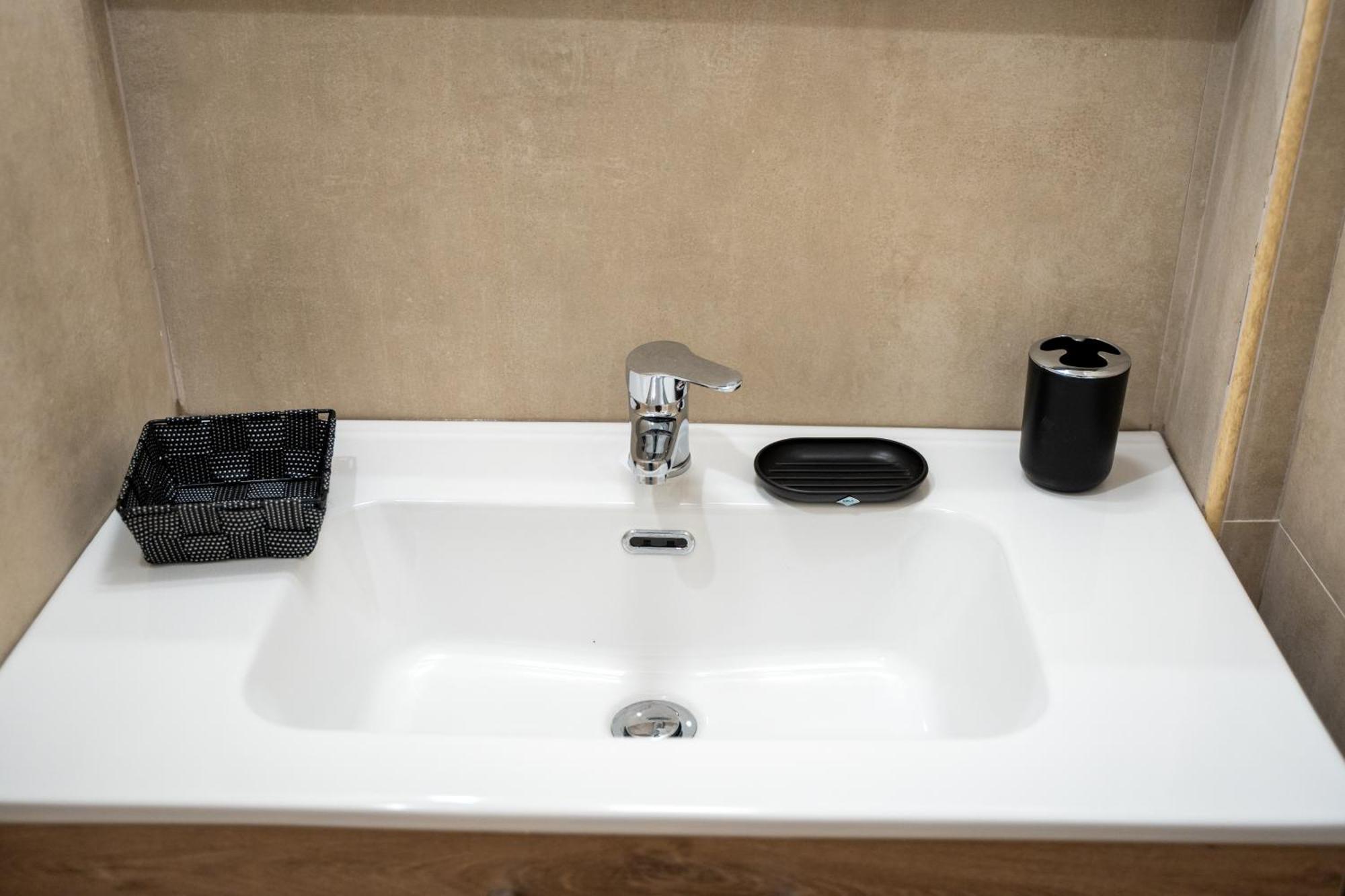 Principe Amedeo 93 Bed and Breakfast Bari Buitenkant foto