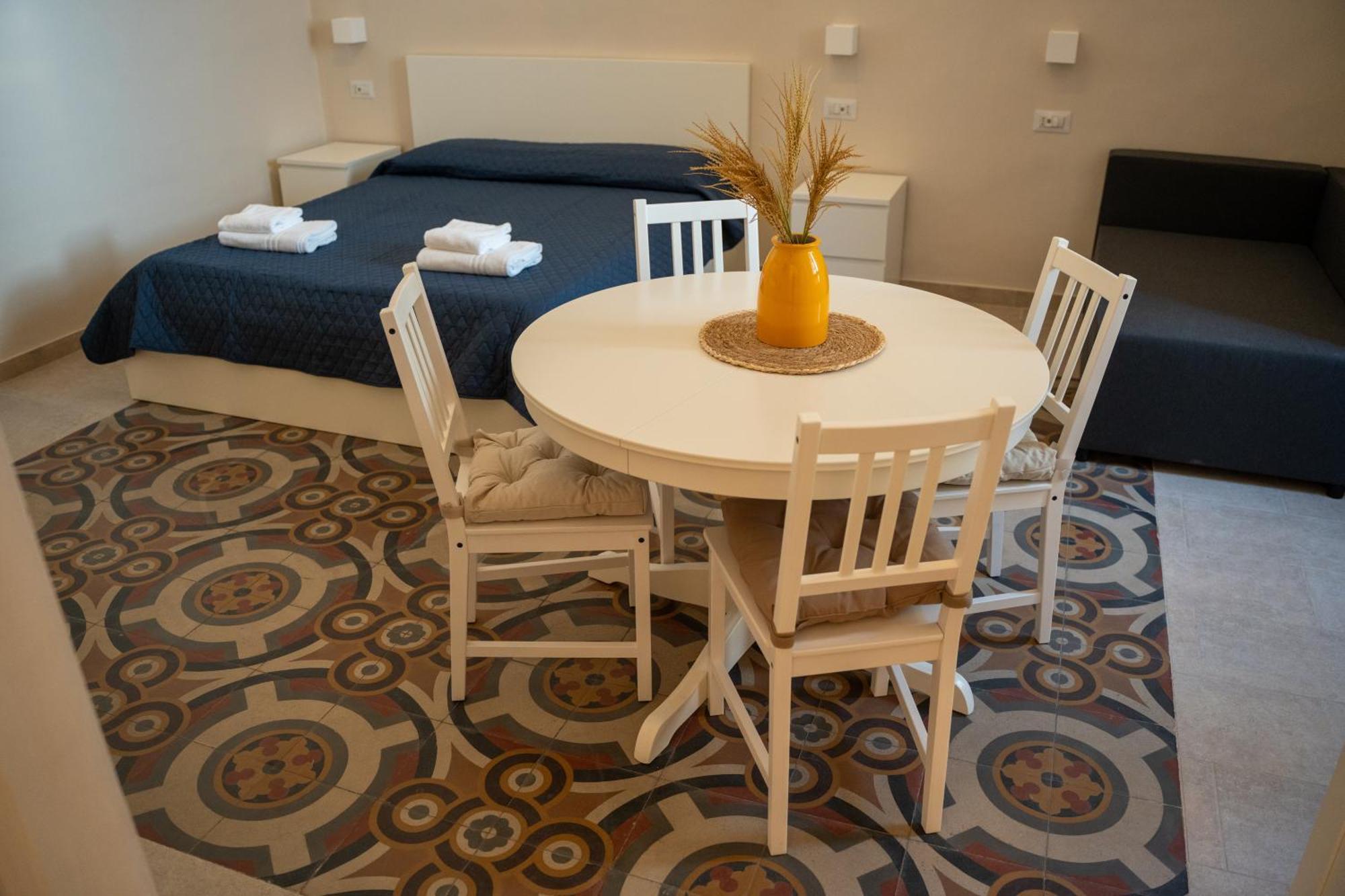 Principe Amedeo 93 Bed and Breakfast Bari Buitenkant foto