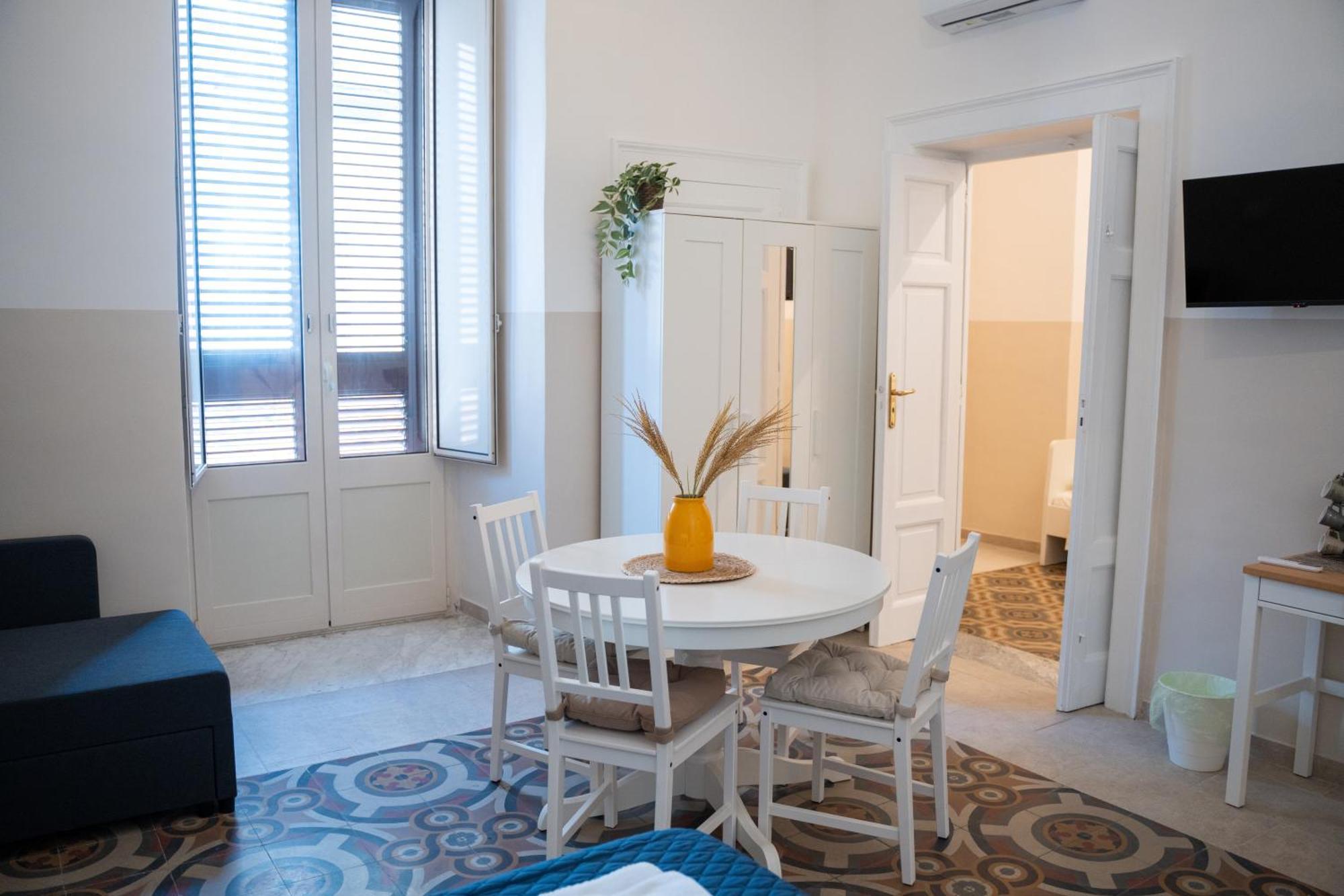 Principe Amedeo 93 Bed and Breakfast Bari Buitenkant foto